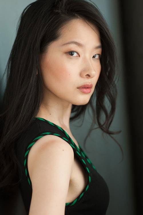 Xiaoqing Ye as Layla