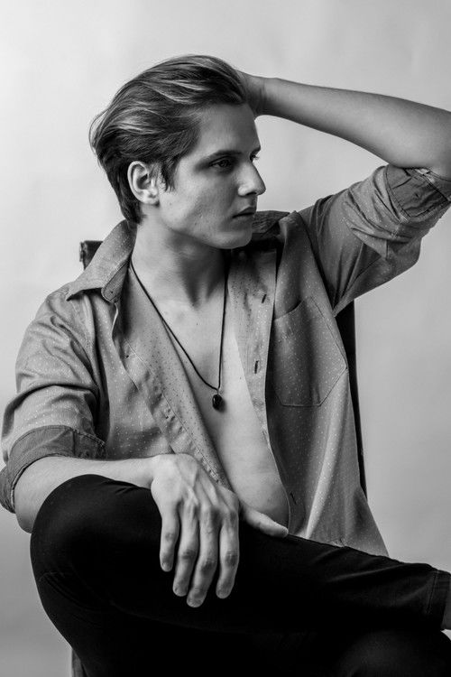 Felipe Bertão Pestana as Gabriel