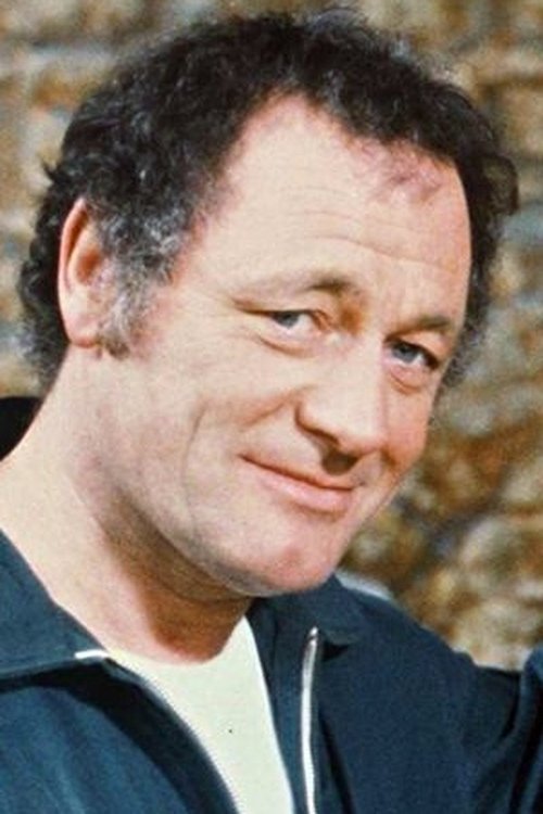 Michel Fortin as Un truand