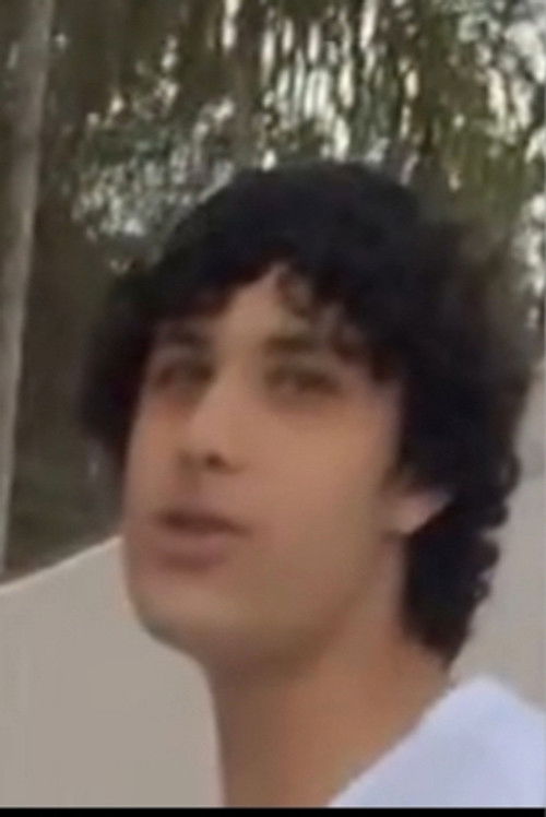 José Victor Campos Naves Drummond as Tuela