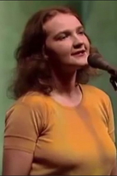 Kine Hellebust as Div. roller