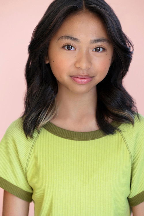 Mia Lynn Bangunan as Mia