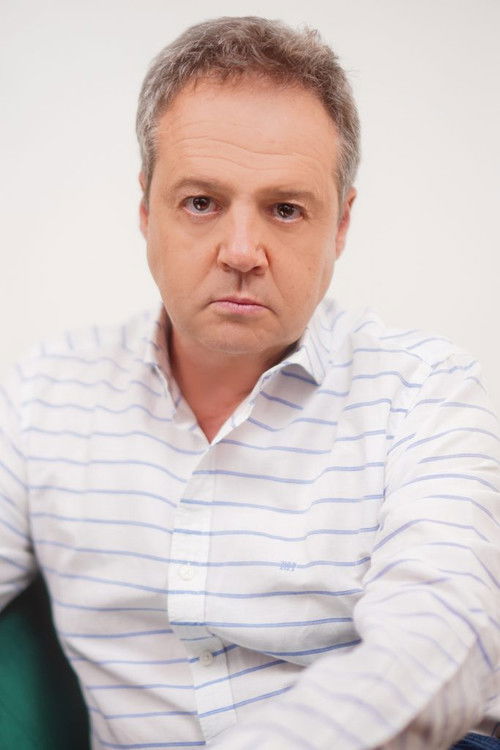 Santiago Nogués as Paje Víctor