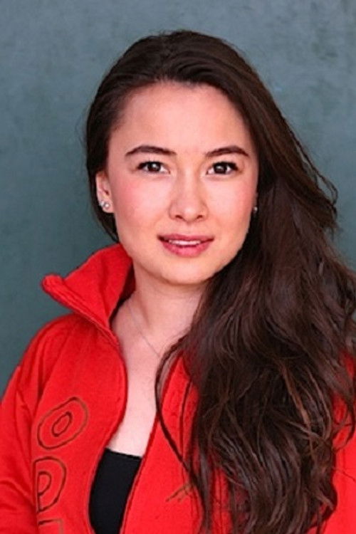 Eylül Arular as Enegül