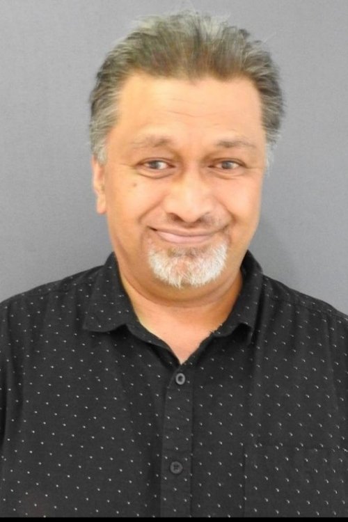 Leonard Mathews as Avalon Knights Supporter (uncredited)