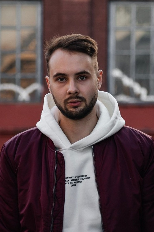 Edvard Homickiy as Self - Contestant