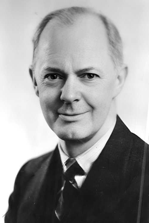 Ernest Butcher as Tom - Lab Assistant (uncredited)