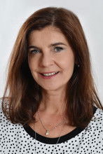 Mária Landlová as Paulína