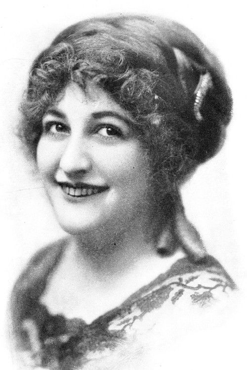 Octavia Handworth as Etta