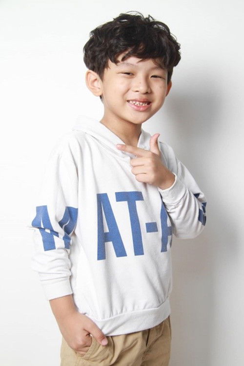 Trường Phú as Hùng lúc nhỏ