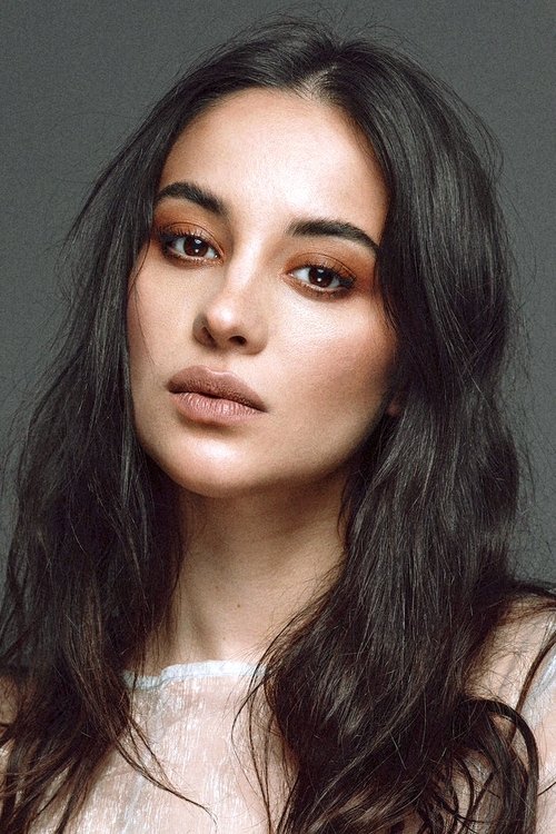 Vivianne Dietz as Belén González