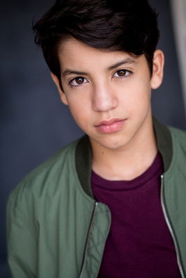 Hunter Wayne Pratt as Kyle