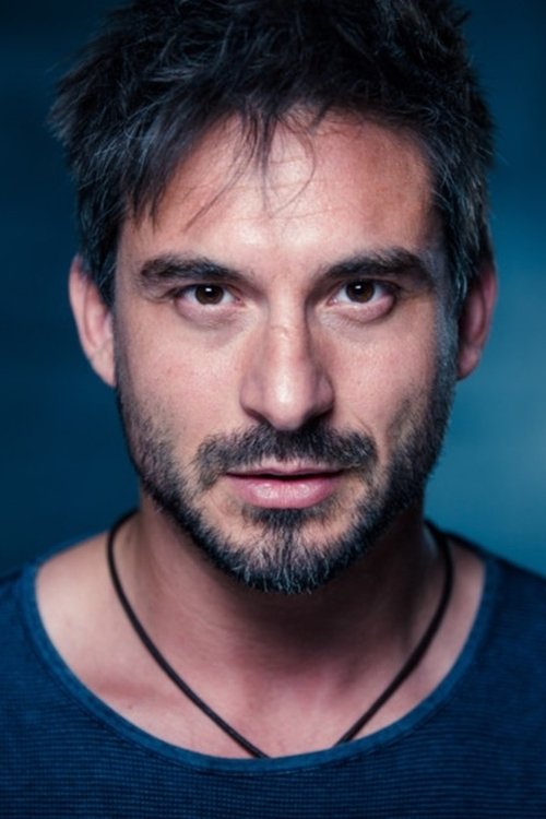 Riccardo Berdini as Tom