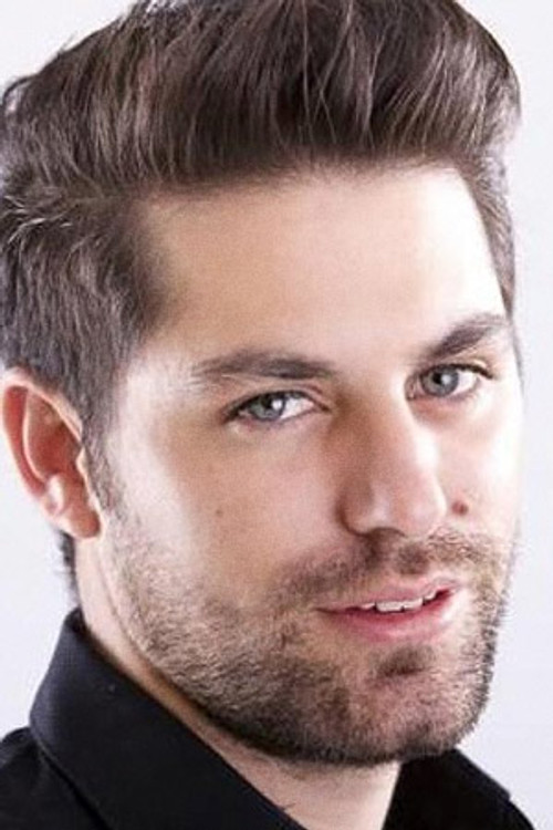 Renato López as Pablo