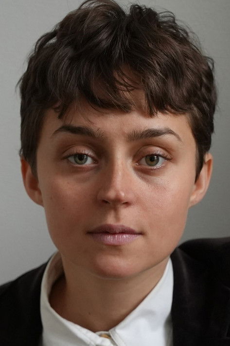 June Ellys Mach as Alex