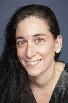 Dimitra Kontou as Irina