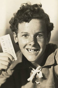 Tommy Kelly as Bill Peck