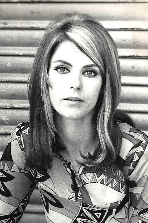 Margaret B. Peters as Gretel