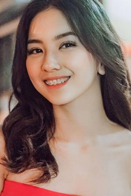 Rayah Minioza as Female Co-Worker 1