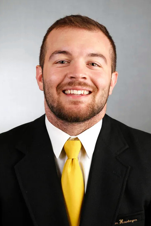 Steve Manders as Manders