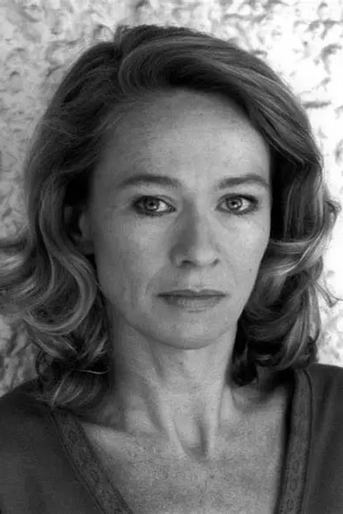 Louise Bangay as Aunt Tammy