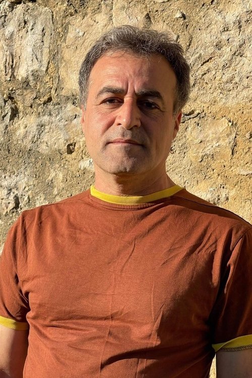Sarkaw Hadi Ayze as Karim