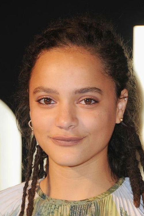 Sasha Lane as Bobbi Connolly