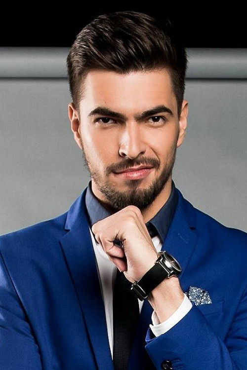 Vyacheslav Makarov as ведущий