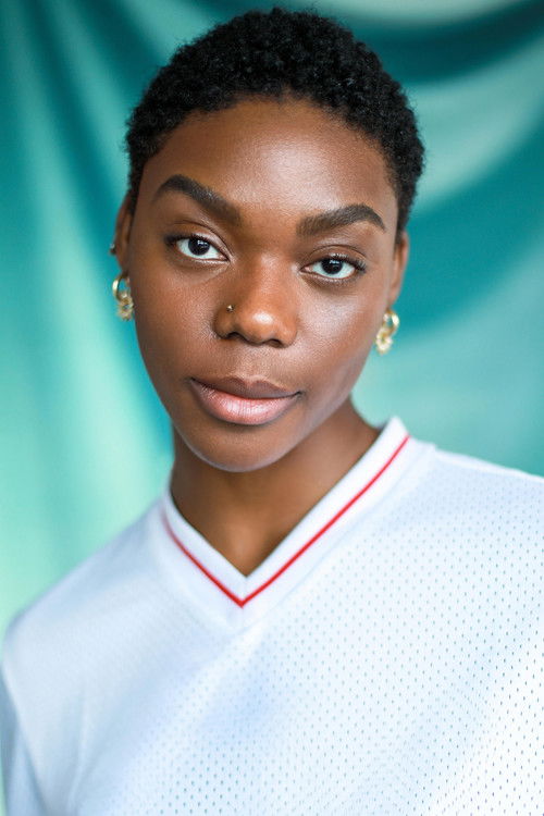 Selina Jones as Selena