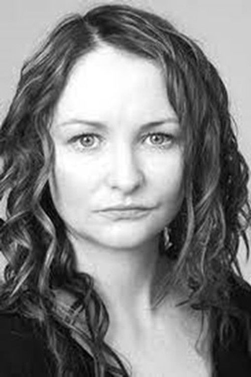 Sandra Ni Bhroin as Woman