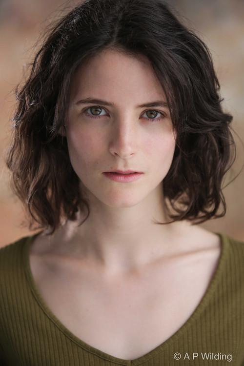 Madeleine Magee Carr as Girl