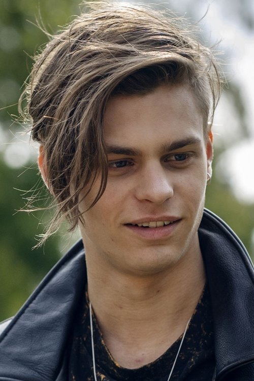 Albert Rudbeck Lindhardt as Jas