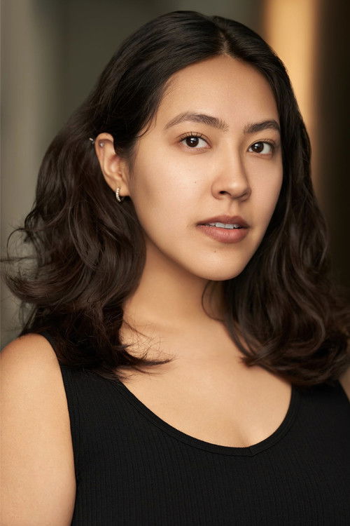 Brenda Valencia as Mia