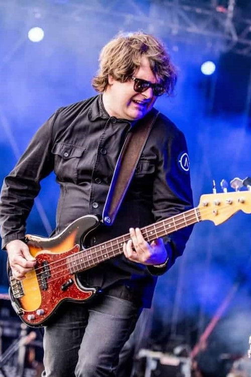 Jonathan Noyce as Self - Bass