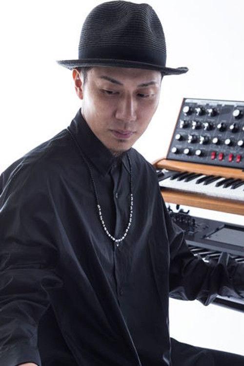 大楠雄蔵 as Keyboards