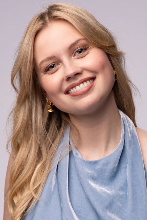 Angourie Rice as Cady Heron