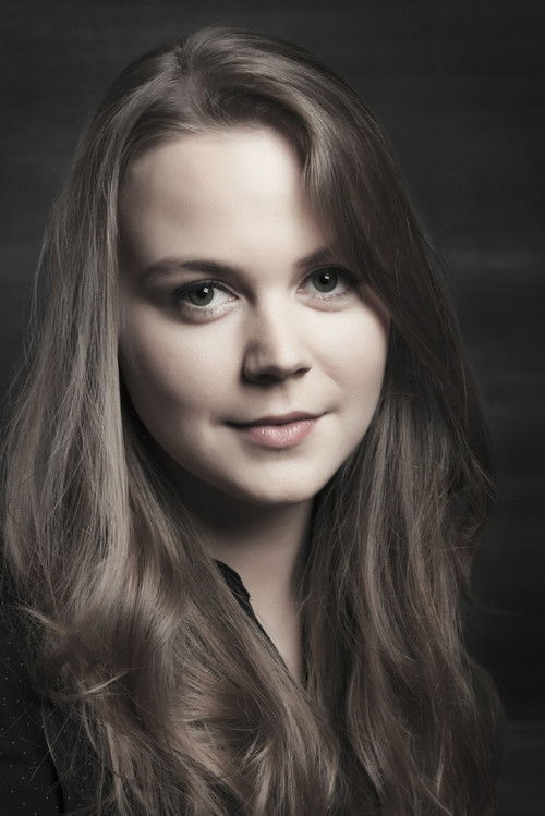 Liisa Saaremäel as Evelin