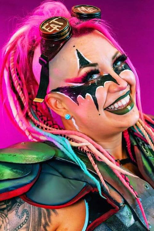 Sarah Slack as Heidi Howitzer