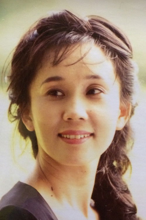 Sumi Shimamoto as Risa (voice)