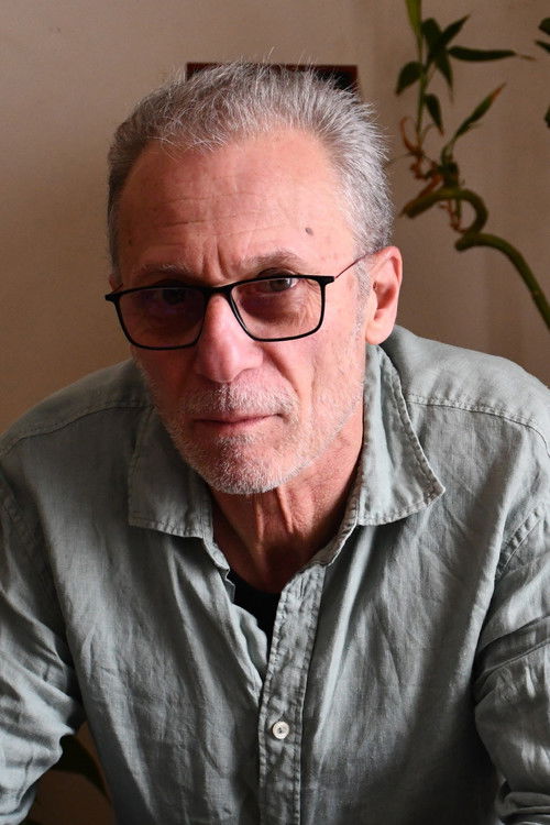 Michel Vigné as Cliff Dagger