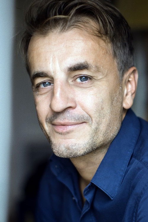 Florent Bigot de Nesles as Deleon