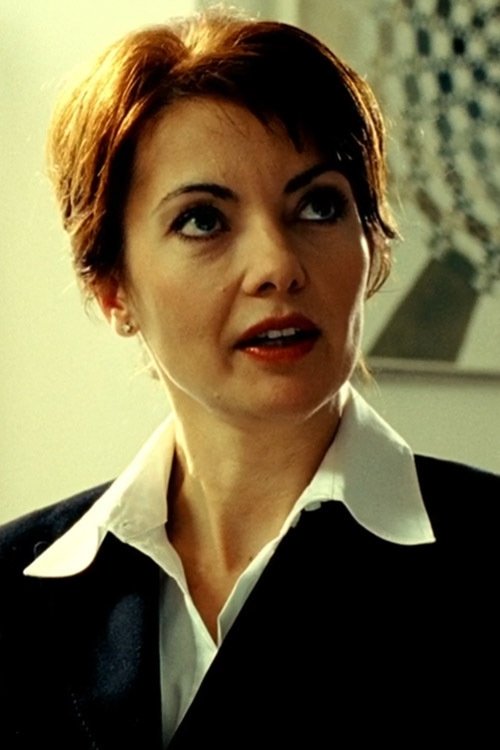 Susanna Bequer as Lara Stapleton