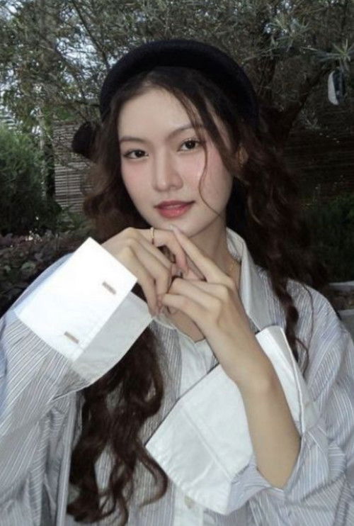 Sureeyares Yakares as Noinae