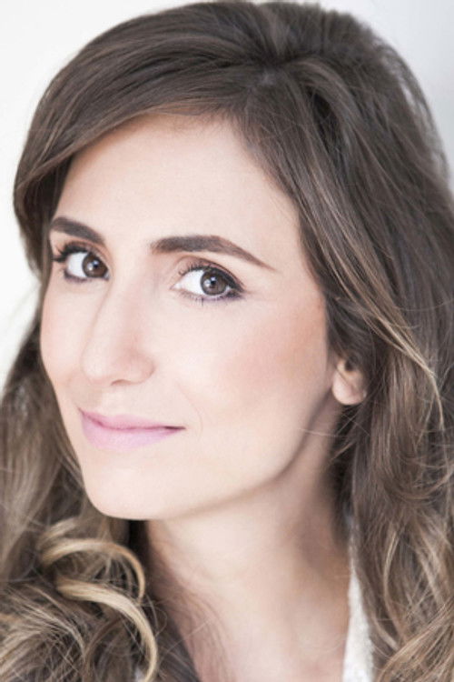 Isabela Bittar as Cláudia