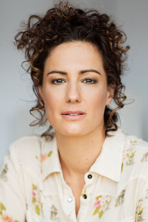 Rosalie Julien as Rachel