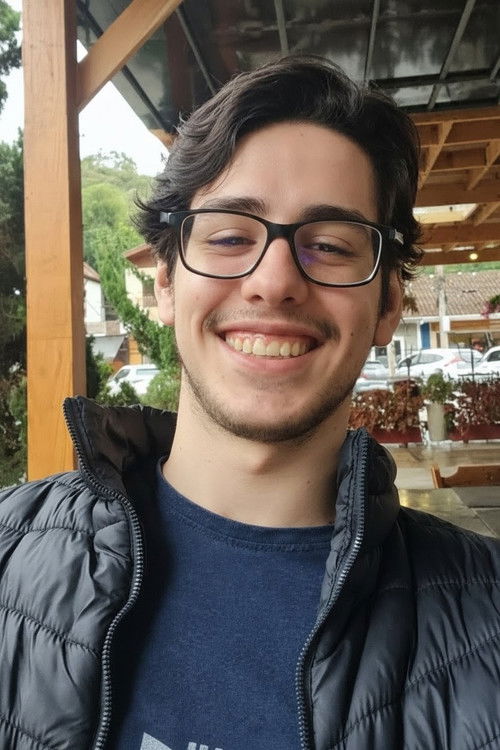 Henrique Filgueiras as André