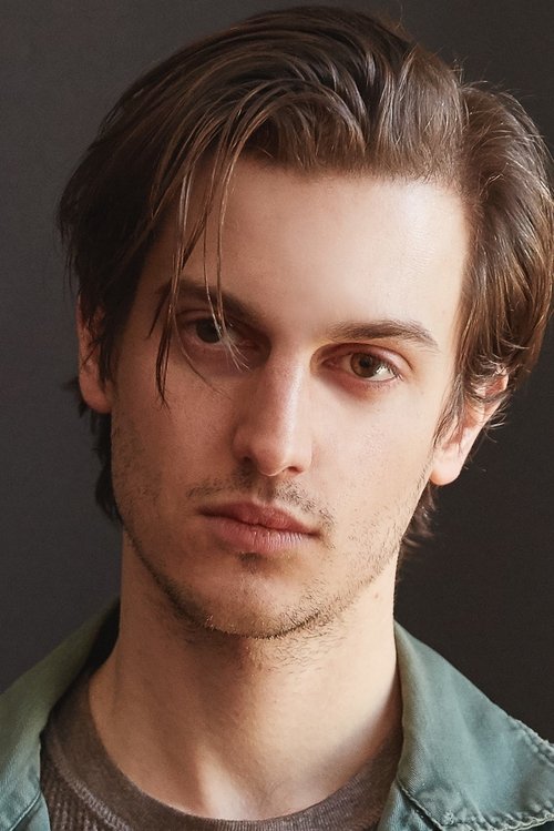 Peter Vack as Hollis