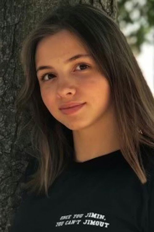 Olivia Hillingsø as Julie