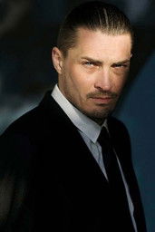 Marc-Antoine Duquenne as Steve