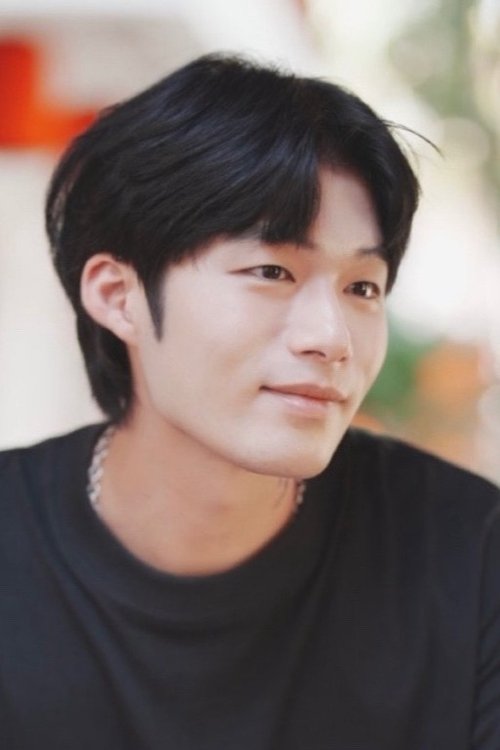 Andrew Choi as Chin-woo